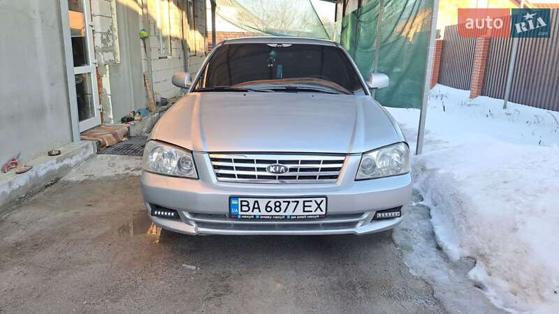 Седан Kia Magentis 2002 в Кропивницком