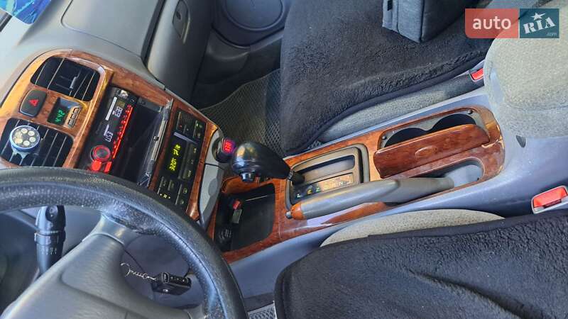 Седан Kia Magentis 2002 в Кропивницком