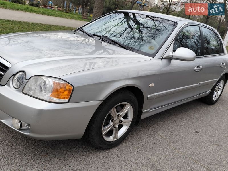 Седан Kia Magentis 2004 в Черноморске