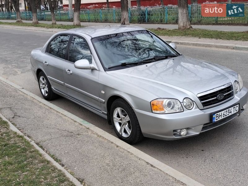 Седан Kia Magentis 2004 в Черноморске