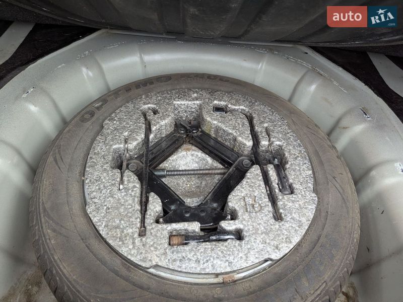 Седан Kia Magentis 2007 в Староконстантинове