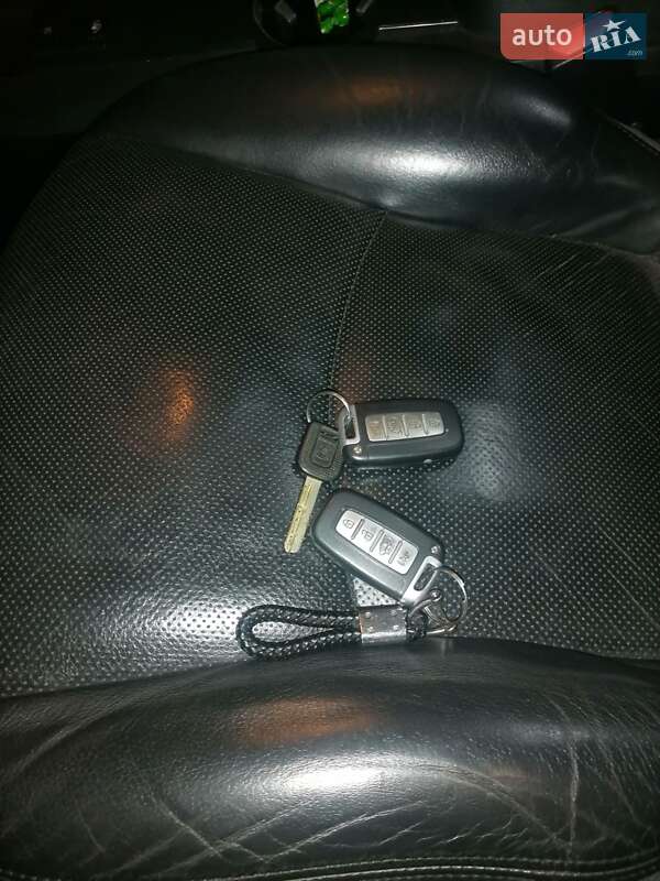 Позашляховик / Кросовер Kia Mohave 2011 в Козельщині