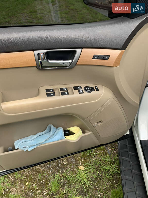 Позашляховик / Кросовер Kia Mohave 2011 в Немирові