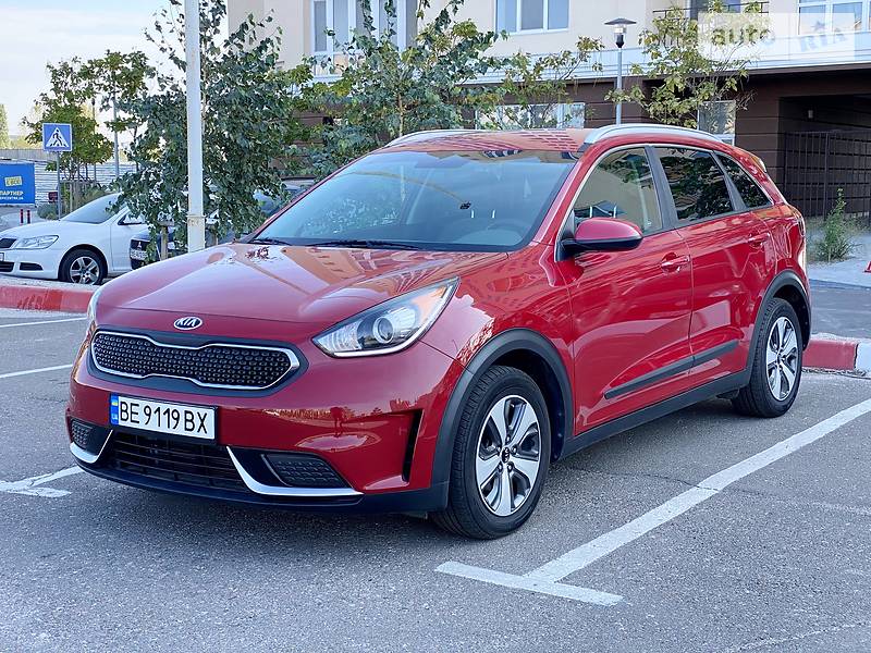 Позашляховик / Кросовер Kia Niro 2017 в Львові
