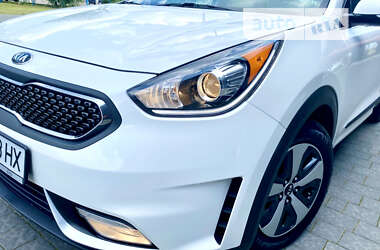 Позашляховик / Кросовер Kia Niro 2016 в 