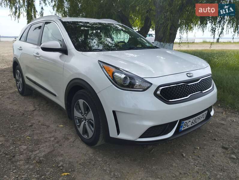 Позашляховик / Кросовер Kia Niro 2017 в Овідіополі фото 2 Позашляховик / Кросовер Kia Niro 2017 в Овідіополі