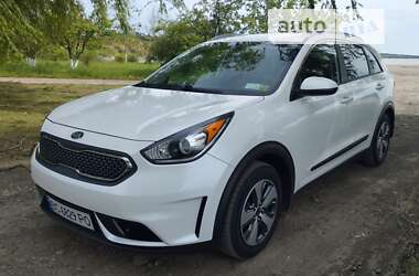 Позашляховик / Кросовер Kia Niro 2017 в Овідіополі