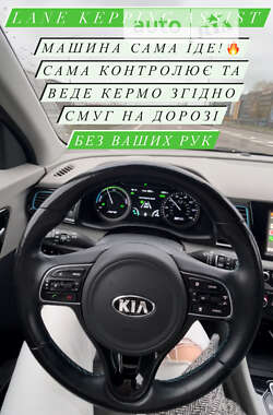 Позашляховик / Кросовер Kia Niro 2017 в Києві