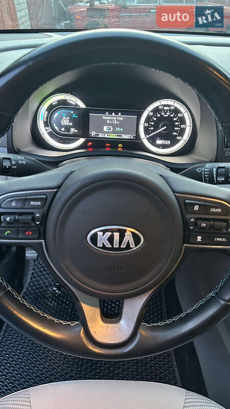 Внедорожник / Кроссовер Kia Niro 2018 в 