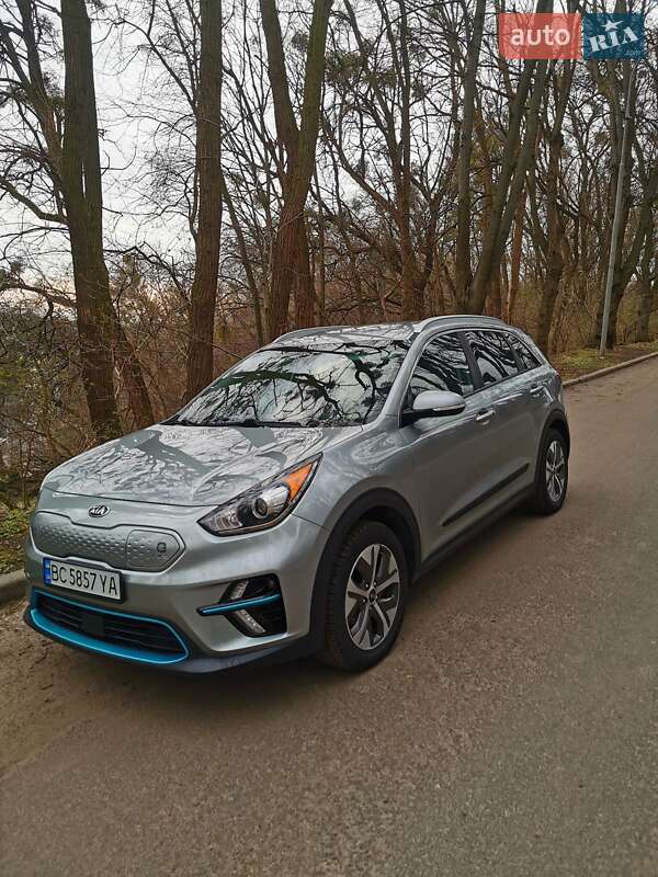 Позашляховик / Кросовер Kia Niro 2019 в Львові
