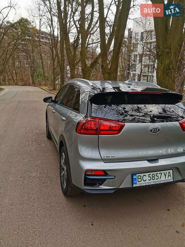 Позашляховик / Кросовер Kia Niro 2019 в Львові