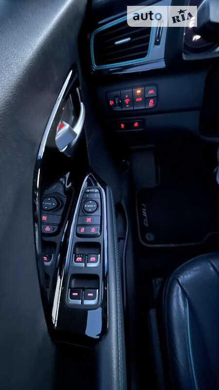 Внедорожник / Кроссовер Kia Niro 2018 в Львове