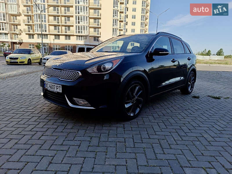 Внедорожник / Кроссовер Kia Niro 2017 в Николаеве