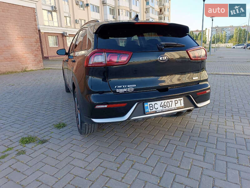 Внедорожник / Кроссовер Kia Niro 2017 в Николаеве