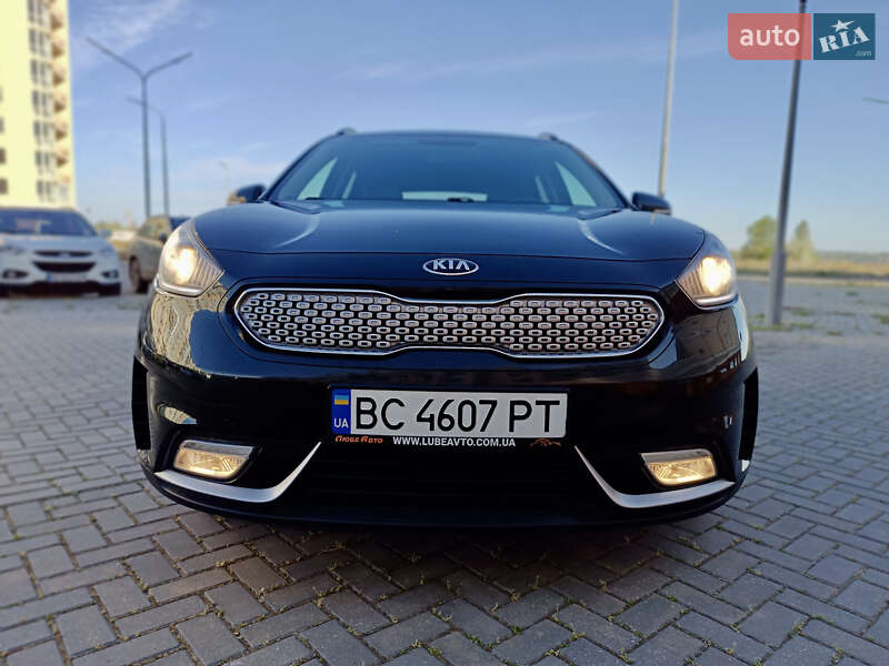 Внедорожник / Кроссовер Kia Niro 2017 в Николаеве