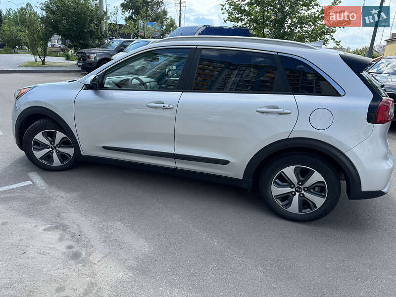 Внедорожник / Кроссовер Kia Niro 2017 в Киеве фото 5 Внедорожник / Кроссовер Kia Niro 2017 в Киеве