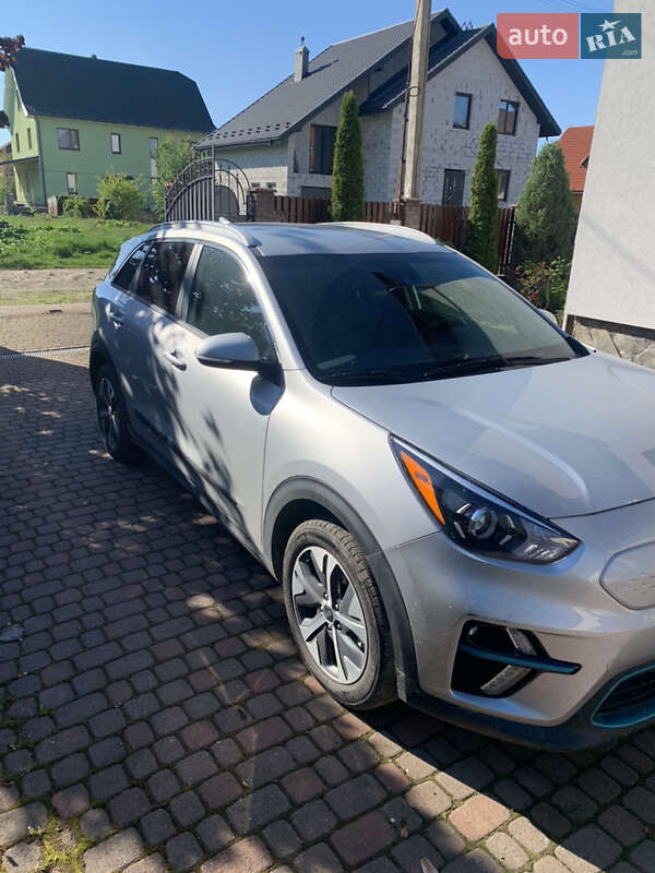 Внедорожник / Кроссовер Kia Niro 2020 в Ивано-Франковске