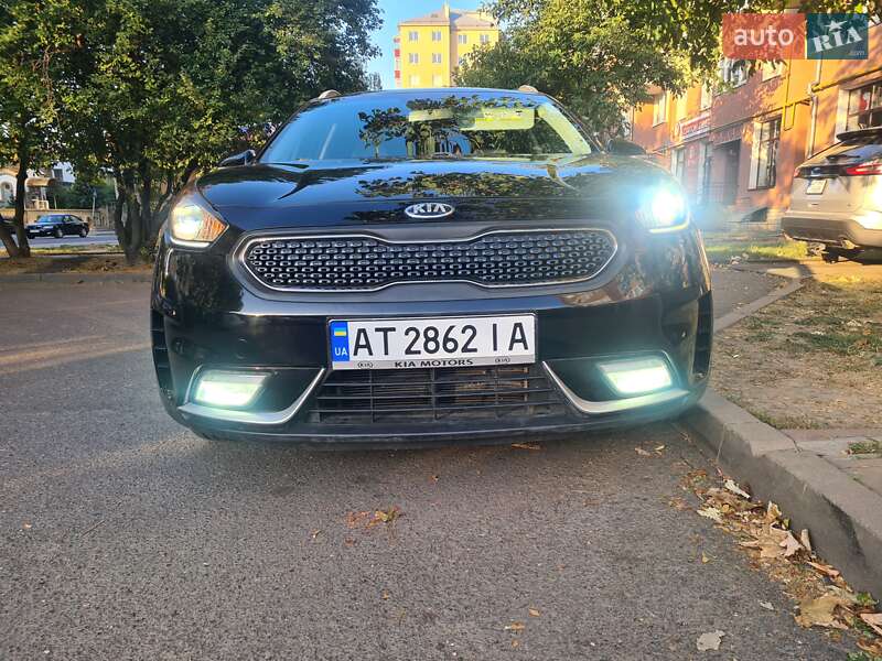 Позашляховик / Кросовер Kia Niro 2017 в Івано-Франківську