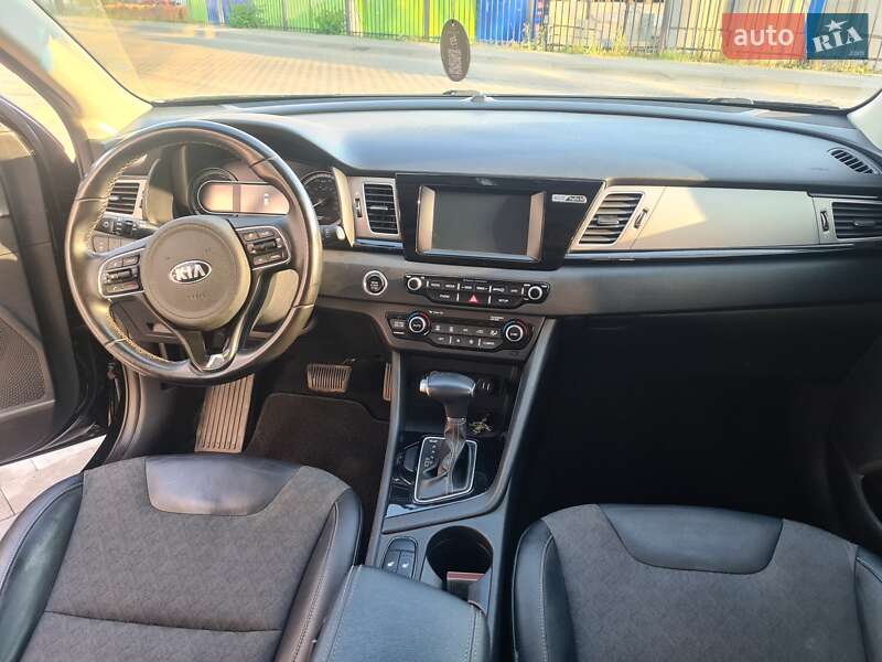 Позашляховик / Кросовер Kia Niro 2017 в Івано-Франківську