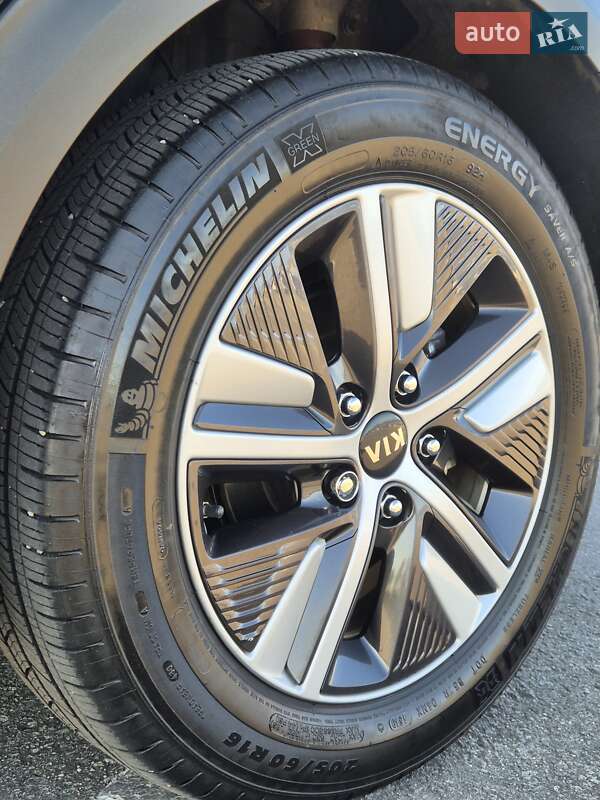 Позашляховик / Кросовер Kia Niro 2020 в Дніпрі