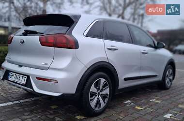 Внедорожник / Кроссовер Kia Niro 2017 в 