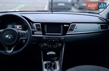 Внедорожник / Кроссовер Kia Niro 2017 в 