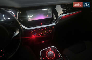 Позашляховик / Кросовер Kia Niro 2020 в 