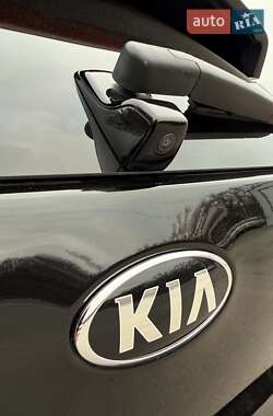 Внедорожник / Кроссовер Kia Niro 2020 в Казатине