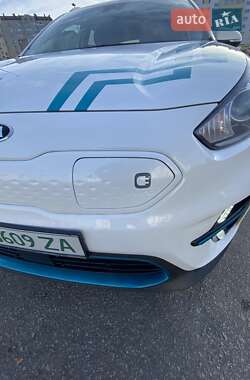 Внедорожник / Кроссовер Kia Niro 2019 в 