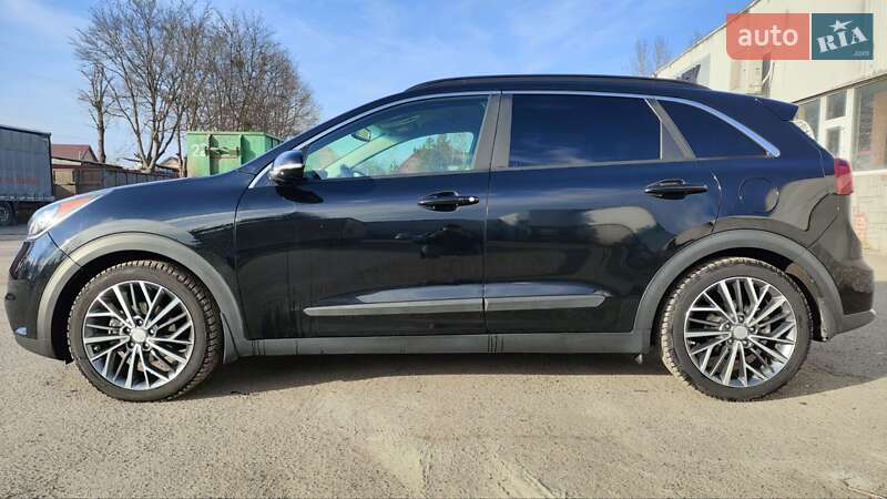 Внедорожник / Кроссовер Kia Niro 2017 в Львове