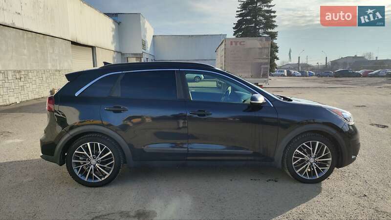 Внедорожник / Кроссовер Kia Niro 2017 в Львове