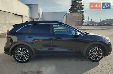 Позашляховик / Кросовер Kia Niro 2017 в 