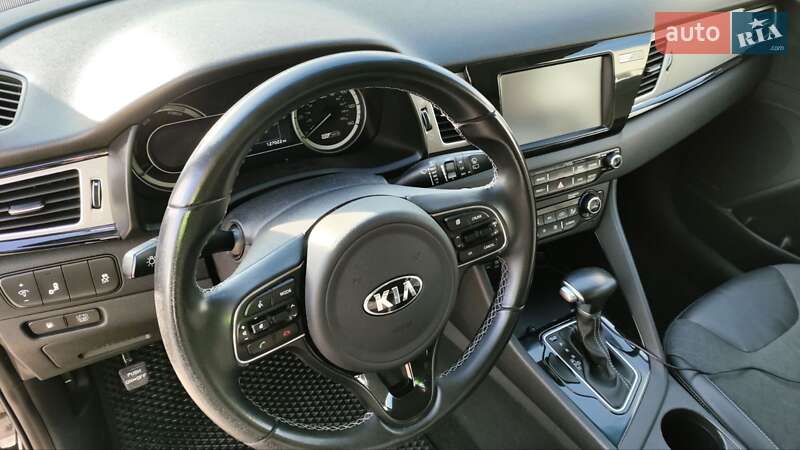 Внедорожник / Кроссовер Kia Niro 2017 в Львове