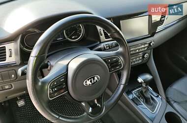 Позашляховик / Кросовер Kia Niro 2017 в 