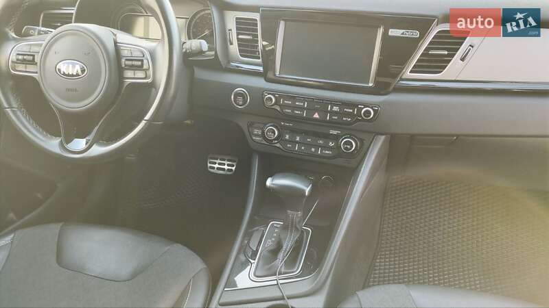Внедорожник / Кроссовер Kia Niro 2017 в Львове
