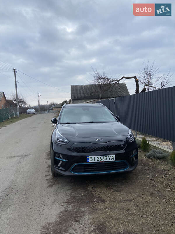 Позашляховик / Кросовер Kia Niro 2018 в 