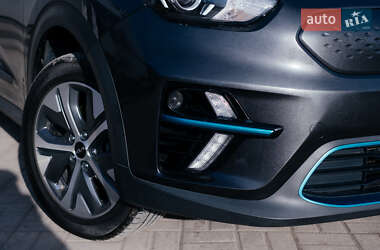 Позашляховик / Кросовер Kia Niro 2022 в 