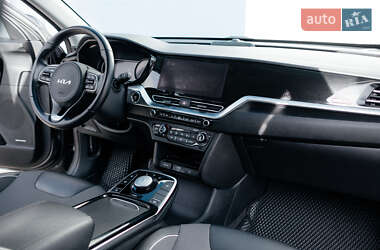Позашляховик / Кросовер Kia Niro 2022 в 