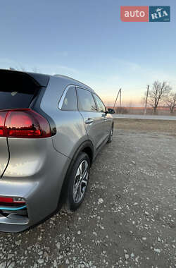 Внедорожник / Кроссовер Kia Niro 2022 в 