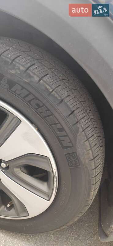 Внедорожник / Кроссовер Kia Niro 2017 в Киеве фото 23 Внедорожник / Кроссовер Kia Niro 2017 в Киеве