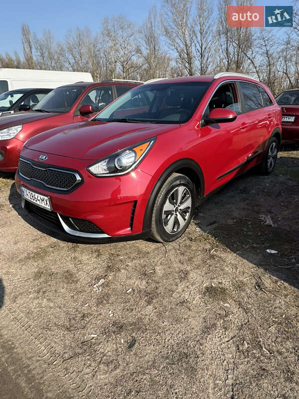 Внедорожник / Кроссовер Kia Niro 2016 в Киеве