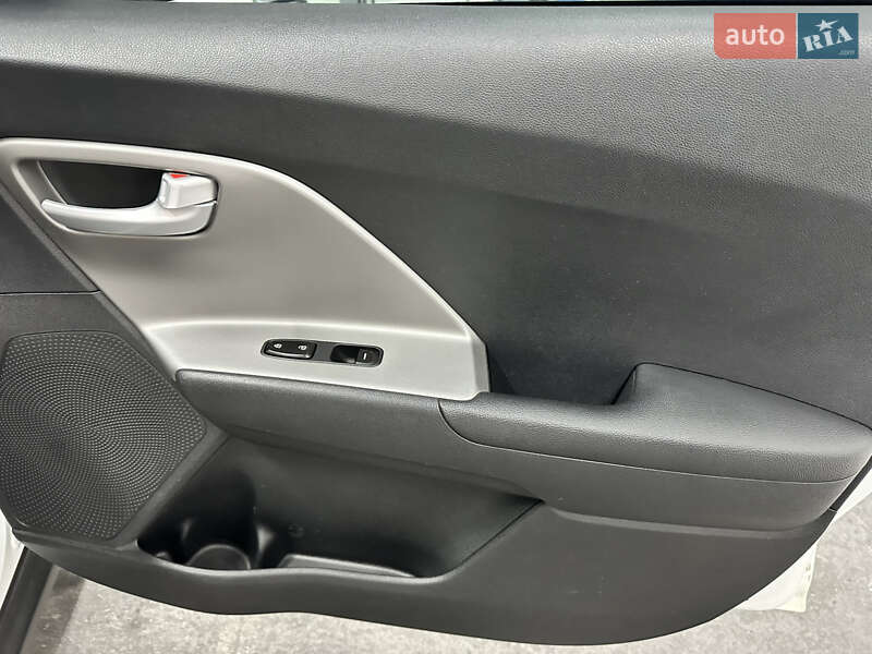 Внедорожник / Кроссовер Kia Niro 2019 в Львове