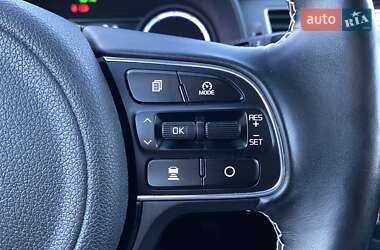 Позашляховик / Кросовер Kia Niro 2019 в 