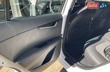 Внедорожник / Кроссовер Kia Niro 2022 в 