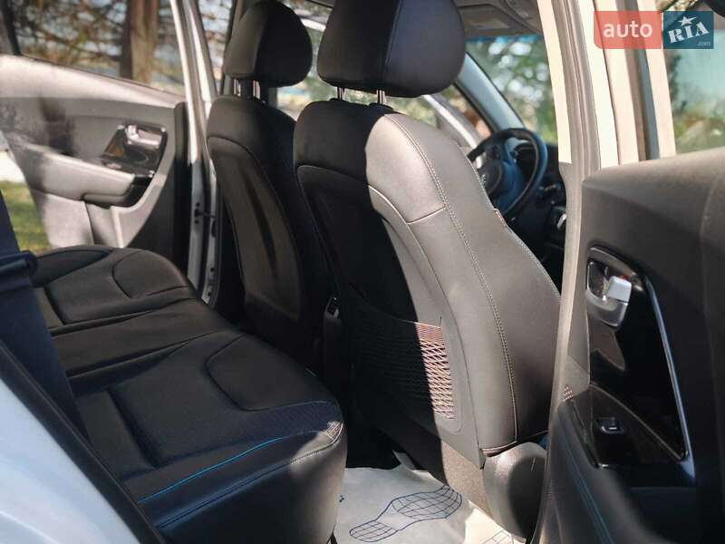 Внедорожник / Кроссовер Kia Niro 2020 в Дрогобыче