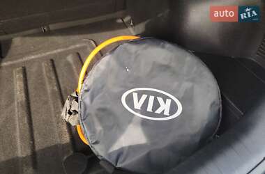 Внедорожник / Кроссовер Kia Niro 2019 в 