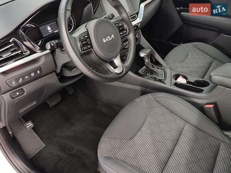 Внедорожник / Кроссовер Kia Niro 2022 в Киеве