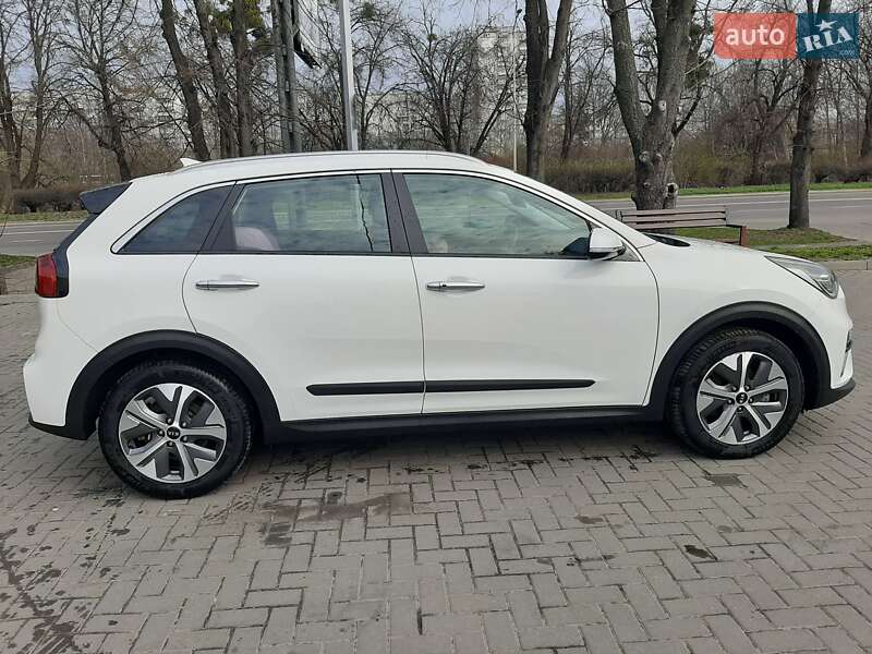 Внедорожник / Кроссовер Kia Niro 2019 в Львове