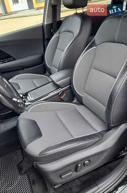 Внедорожник / Кроссовер Kia Niro 2022 в 