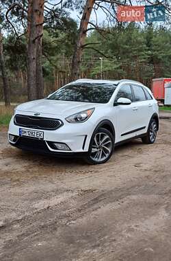 Позашляховик / Кросовер Kia Niro 2017 в 